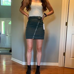 BRAND NEW Urban Outfitters corduroy skirt 50% OFF